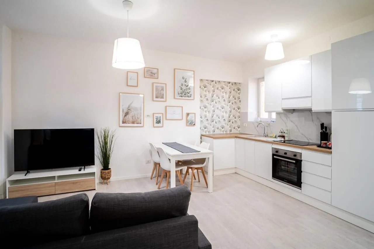 Dorderio 41 - Private Parking And Self Check-In Apartment Brugherio
