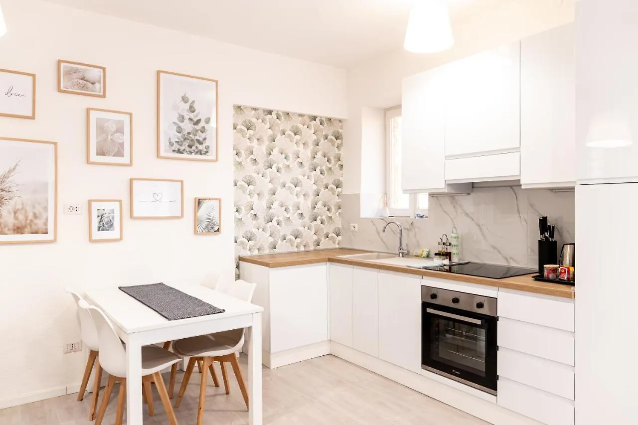 Dorderio 41 - Private Parking And Self Check-In Apartment Brugherio Italy