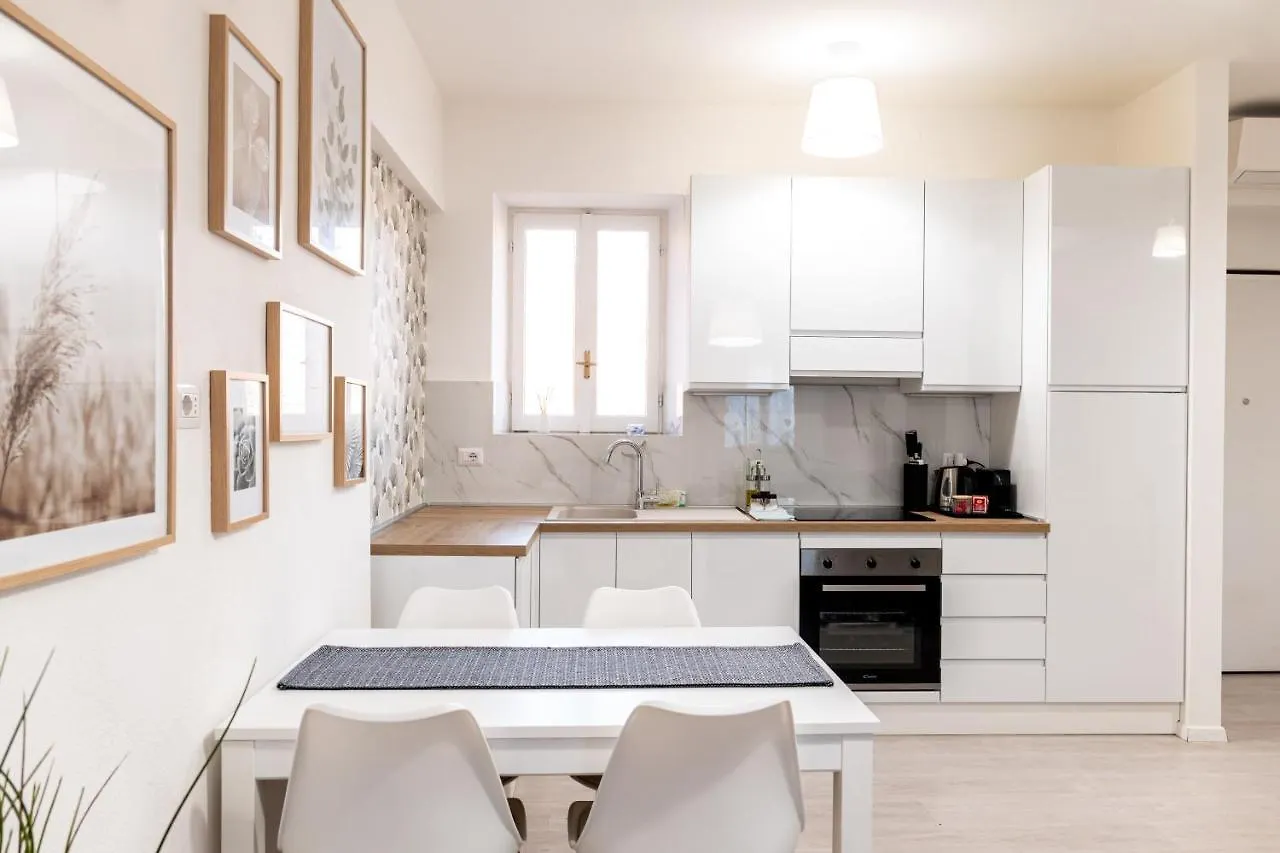 Dorderio 41 - Private Parking And Self Check-In Apartment Brugherio