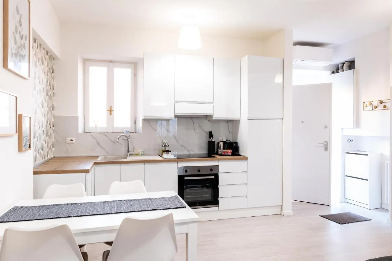 Dorderio 41 - Private Parking And Self Check-In Apartment Brugherio
